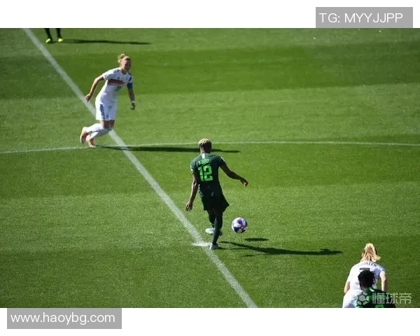 从球场到传奇看这些足球生涯跨越时代的巨星成长轨迹