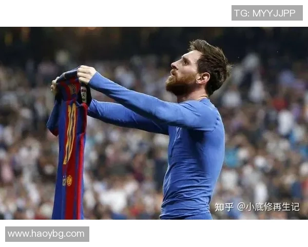 足球球星街头即兴对决路人上演巅峰较量引爆全场热血瞬间 足球球星街头即兴对决路人上演巅峰较量引爆全场热血瞬间